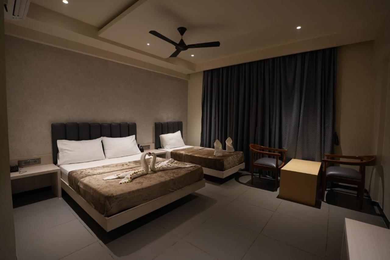 Hotel Swathi Hospet Buitenkant foto