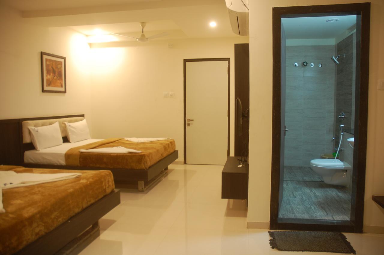 Hotel Swathi Hospet Buitenkant foto